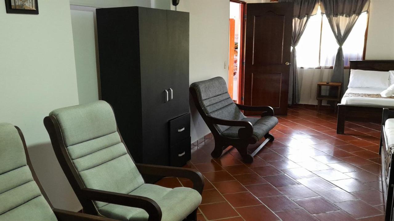 Hotel Campestre Palmas Del Zamorano San Gil Exterior photo
