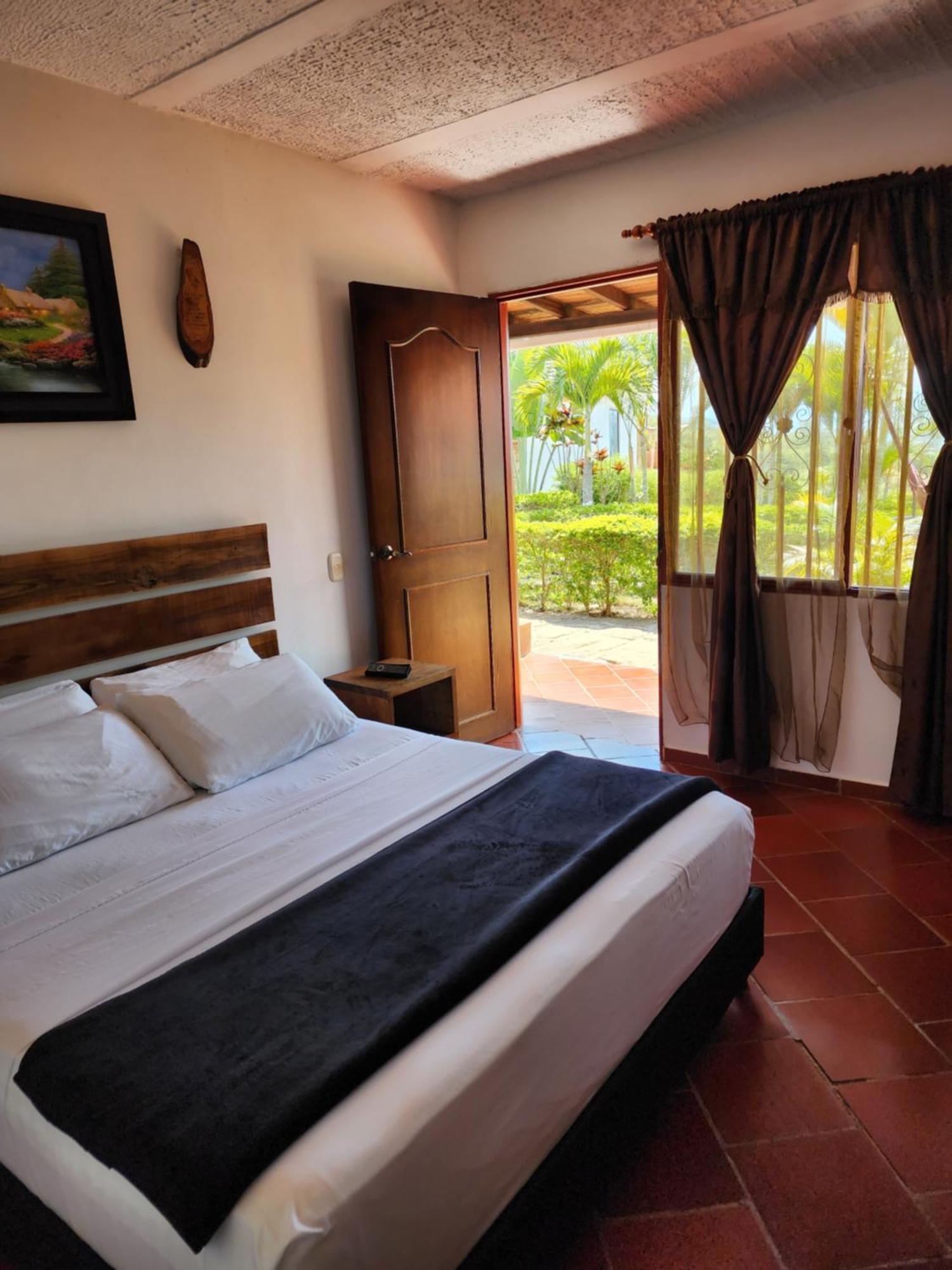 Hotel Campestre Palmas Del Zamorano San Gil Exterior photo