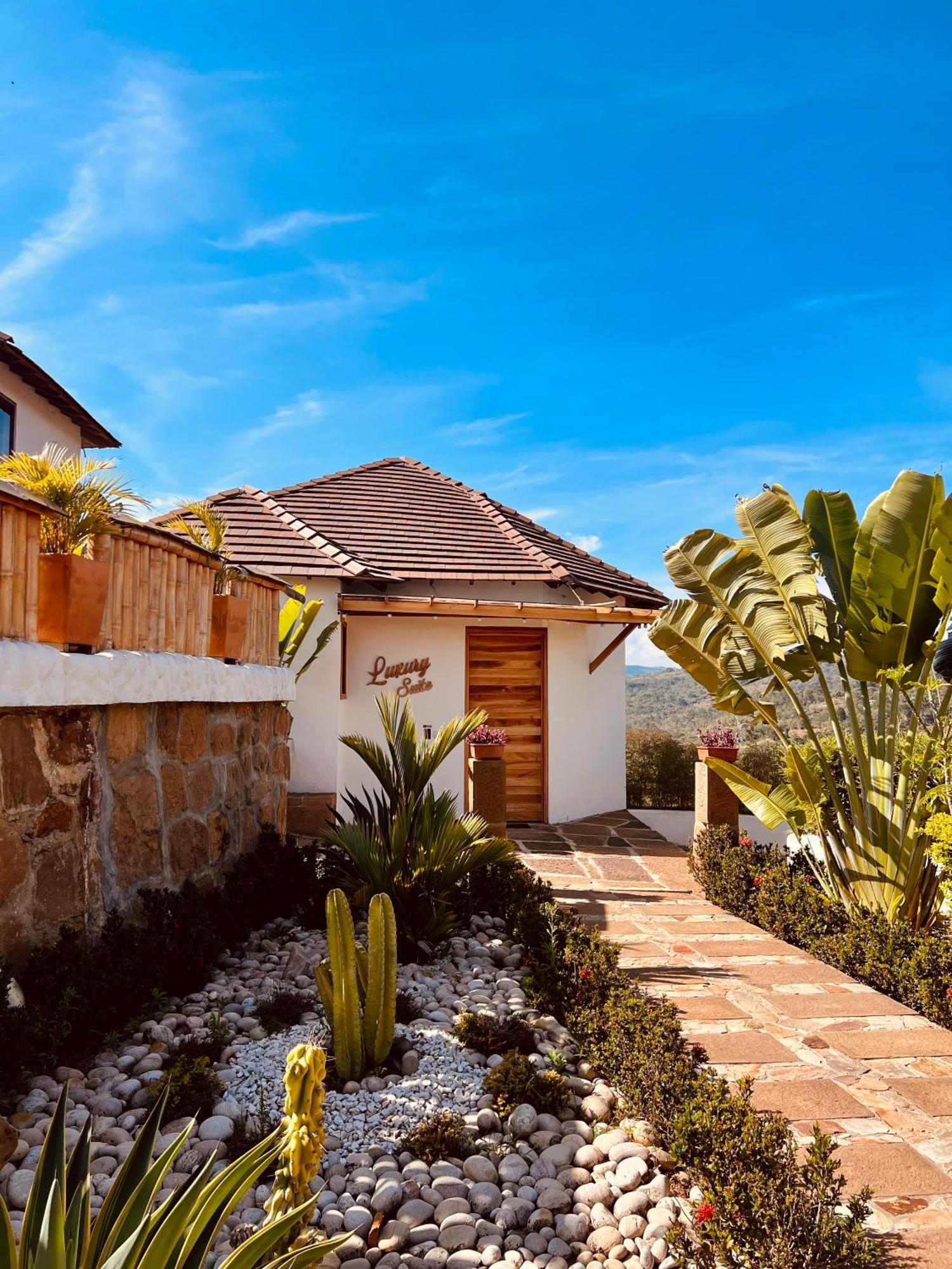 Hotel Campestre Palmas Del Zamorano San Gil Exterior photo