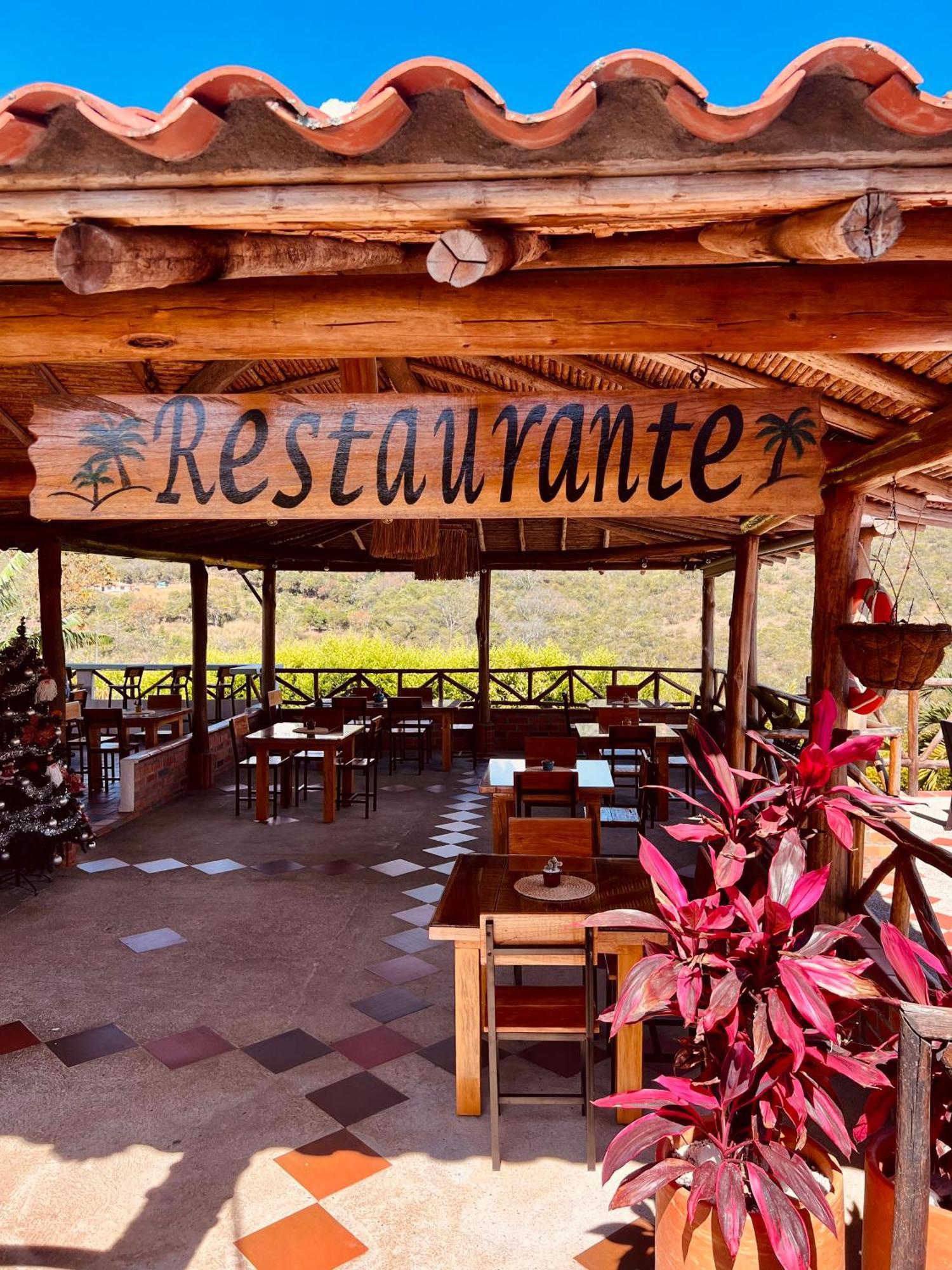 Hotel Campestre Palmas Del Zamorano San Gil Exterior photo