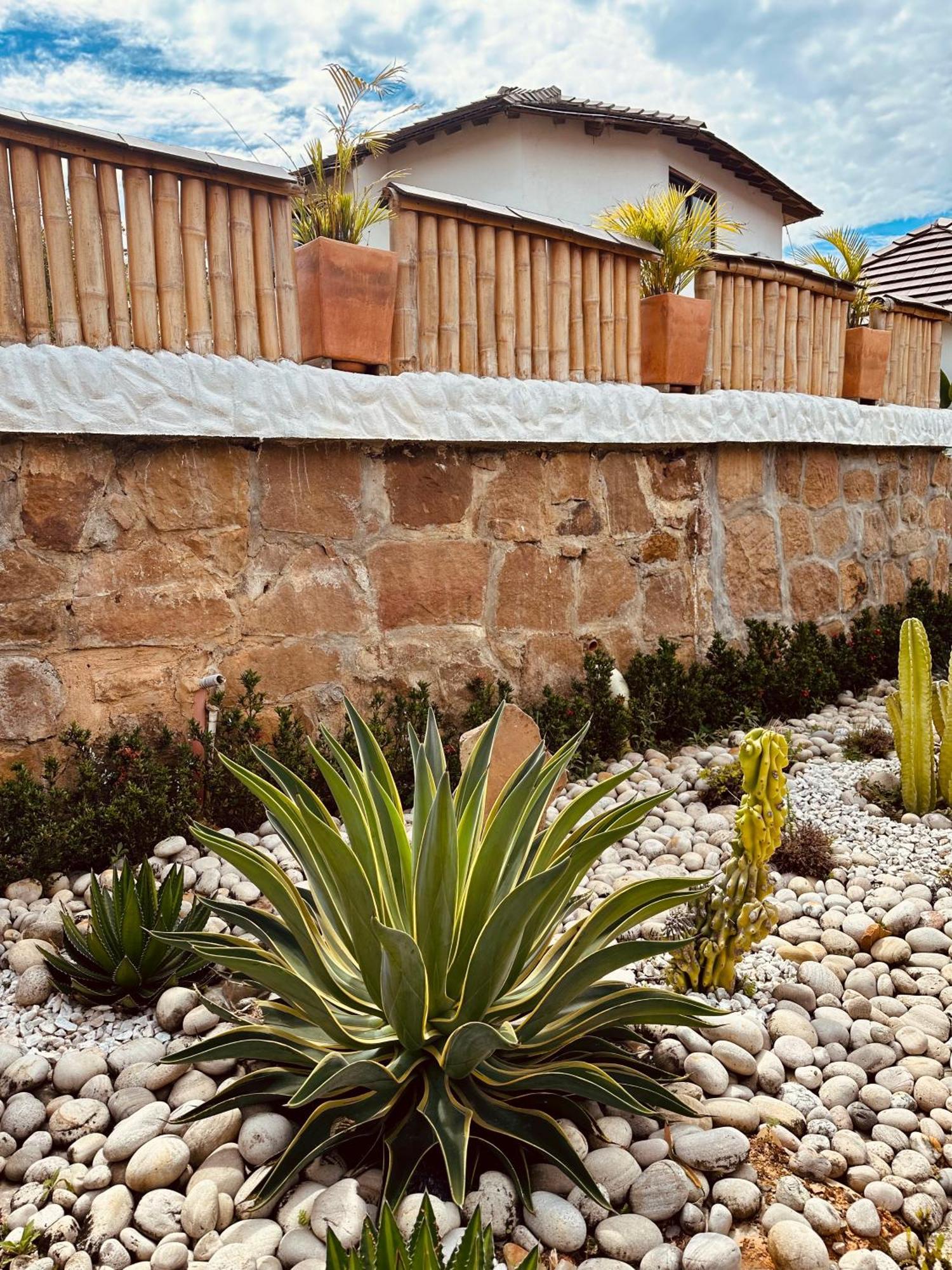 Hotel Campestre Palmas Del Zamorano San Gil Exterior photo